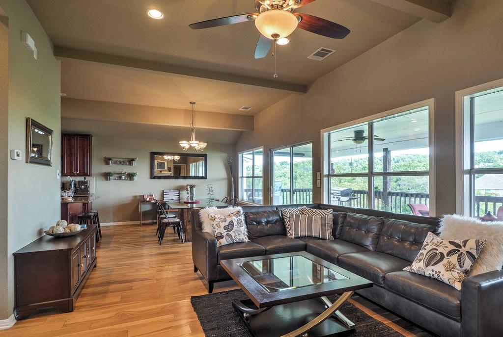 Charming Home With Views Of Lake Travis Near Marina! - thumb 3