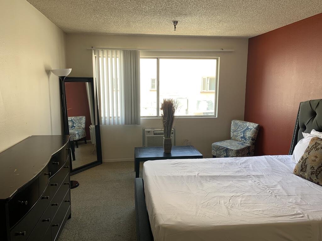 Charming Hotel Style Unit-C13 - thumb 3