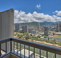 Chic High-Rise Waikiki Apt with City and Mtn Views - Accommodation Ohio