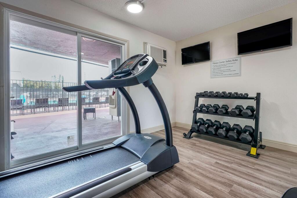 Clarion Pointe Fresno Near Yosemite - thumb 3