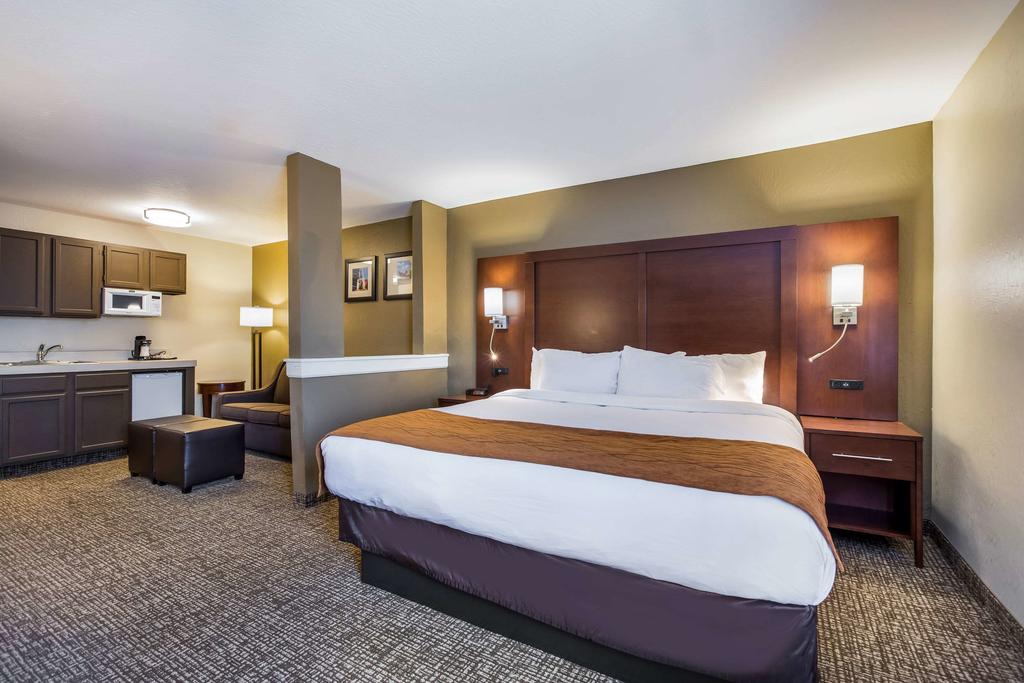 Comfort Inn & Suites Fairborn Near Wright Patterson AFB - thumb 0