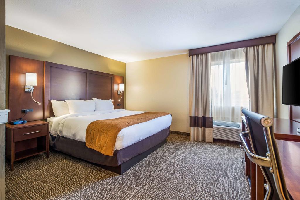 Comfort Inn & Suites Fairborn Near Wright Patterson AFB - thumb 2