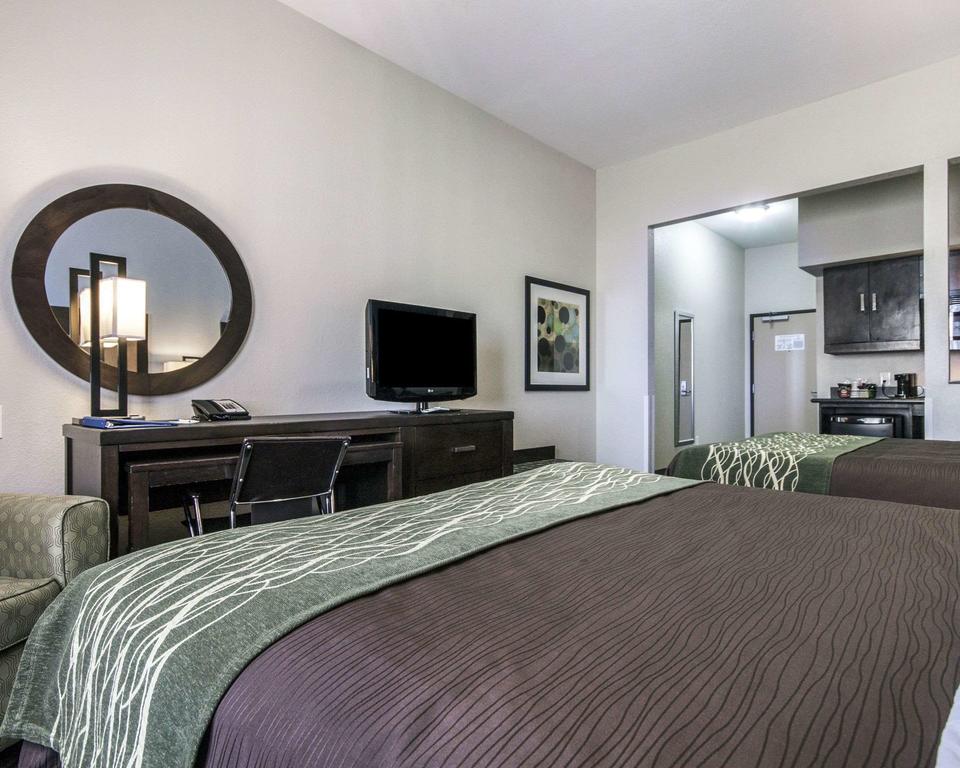 Comfort Inn & Suites I-10 Airport - thumb 1