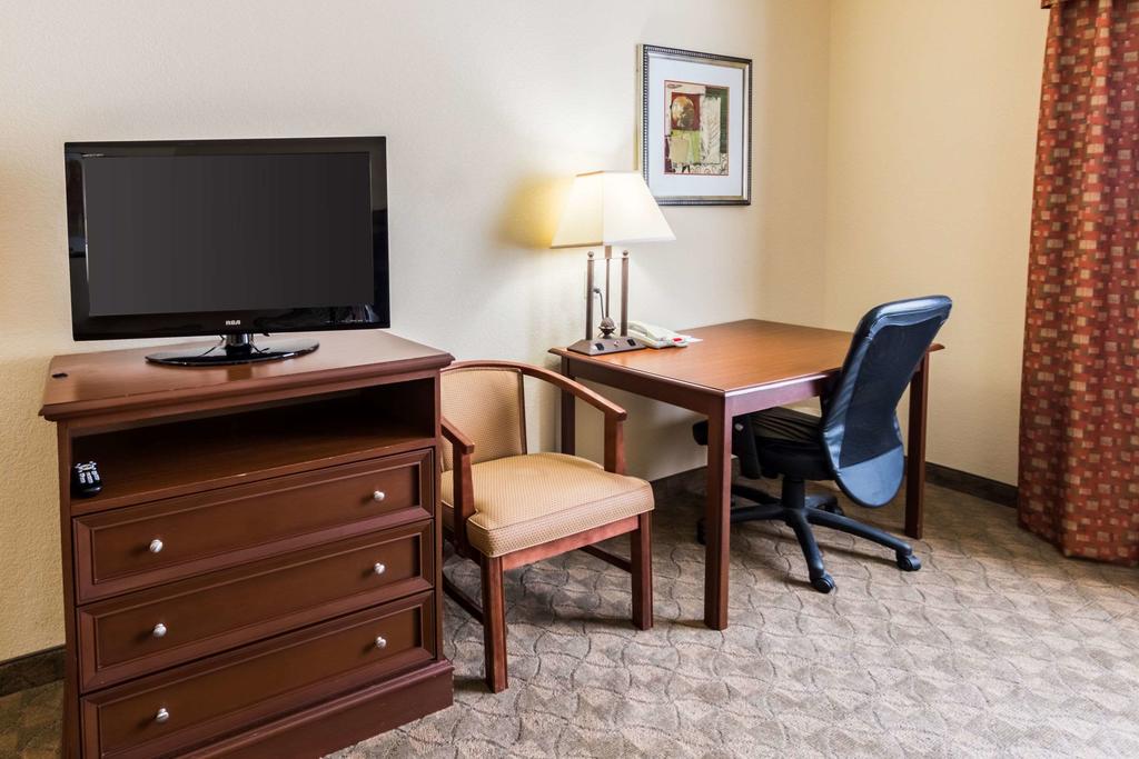 Comfort Inn & Suites Near Comanche Peak - thumb 3