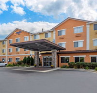 Comfort Inn Gurnee near Six Flags - Accommodation Ohio