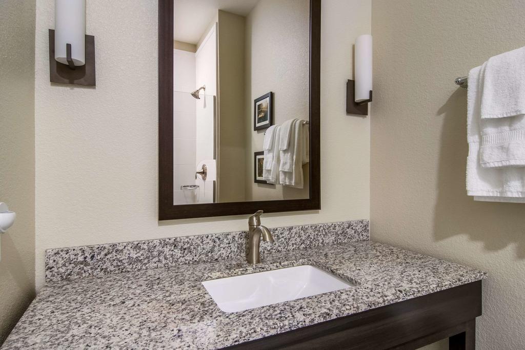 Comfort Suites - thumb 3