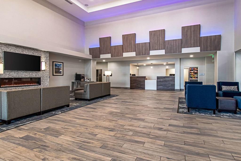 Comfort Suites - thumb 2