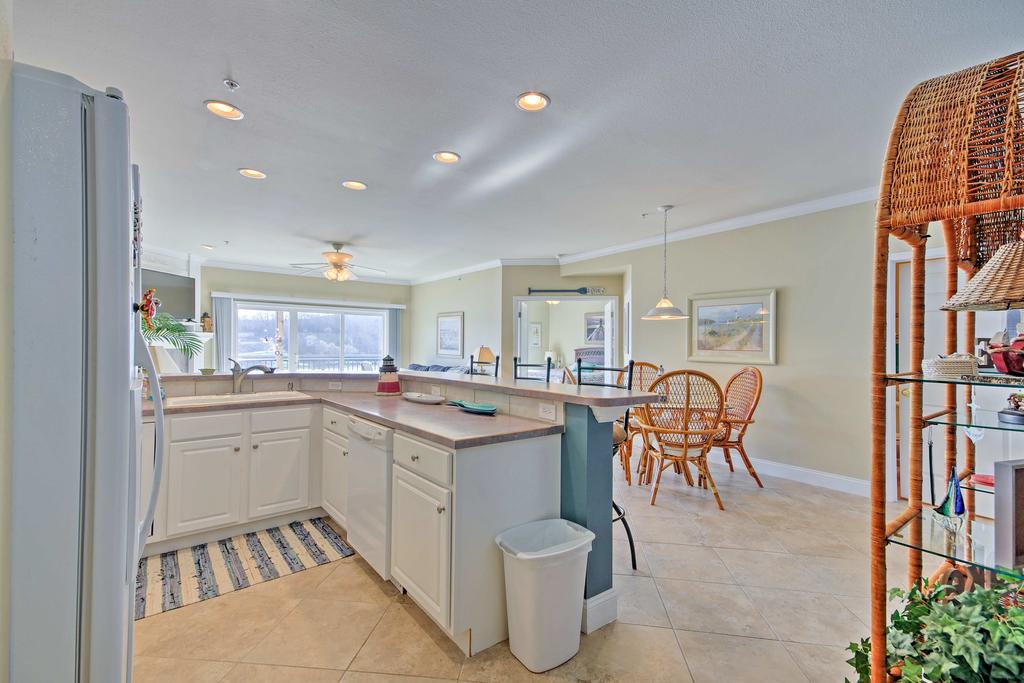 Condo On Lake Of The Ozarks With Boat Slip & Pool! - thumb 3