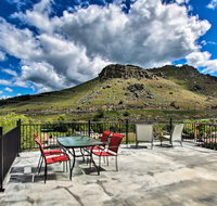 Contemporary Studio Walk to Lava Hot Springs - Accommodation Ohio