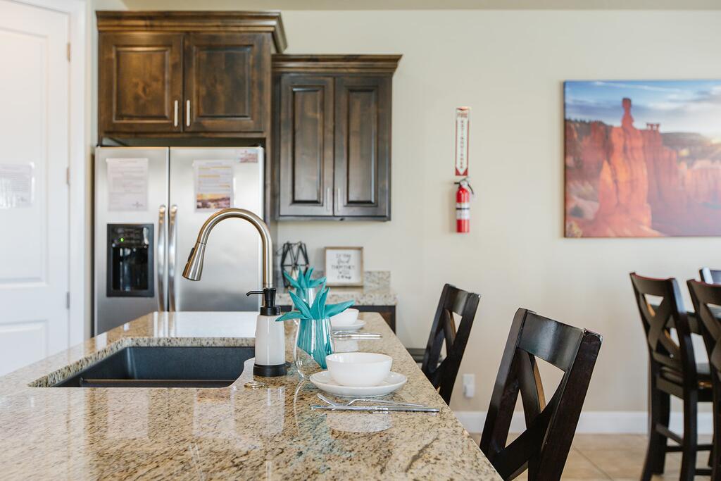 Coral Ridge 4144 X-BOX ONE, PRIVATE HOT TUB, SCOOTERS, BIKE, FISHING GEAR, GAMES, AND MORE! - thumb 1