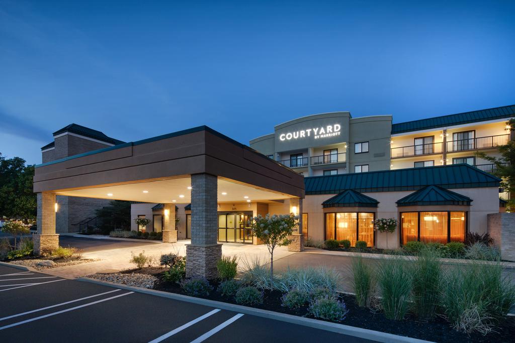 Courtyard Cleveland Beachwood - thumb 0