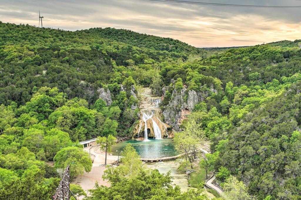 Cozy Cabin With Deck - Nestled By Honey Creek! - thumb 2