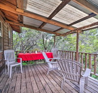 Cozy Cabin with Deck - Nestled by Honey Creek! - Accommodation Ohio