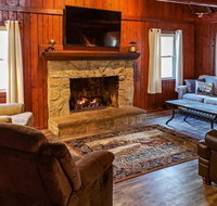 Cozy Cabin with Deck, Hot Tub & Pond by Hocking Hills - Accommodation Ohio