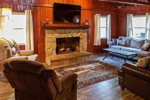 Cozy Cabin With Deck, Hot Tub & Pond By Hocking Hills
