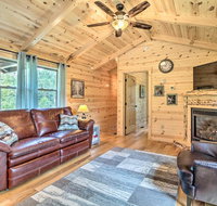 Cozy Cabin with Hot Tub&Deck in Hocking Hills! - Accommodation Ohio