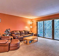 Cozy Condo with Balcony 1 Mi to Alyeska Resort - Accommodation Ohio