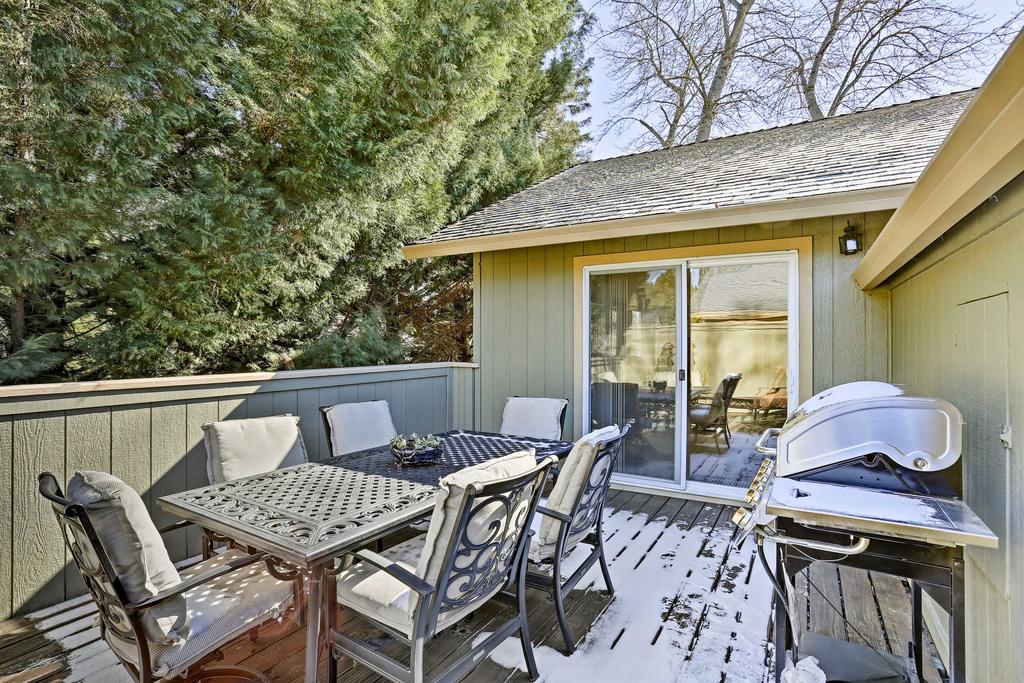 Cozy Home W/Fireplace 11 Mi. To Mt Shasta Ski Park - thumb 0