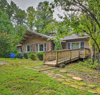 Cozy Jasper Cabin - Walk to On-Site Waterfall! - Accommodation Ohio