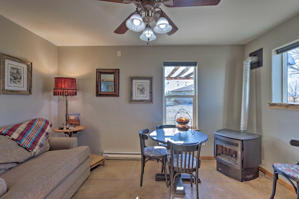 Cozy Studio On Working Cattle Ranch In Olathe - thumb 2