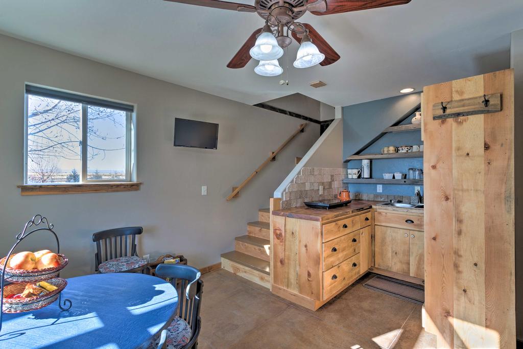 Cozy Studio On Working Cattle Ranch In Olathe - thumb 3