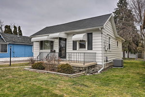 Cozy Toledo Home With Fire Pit, Steps To Water!