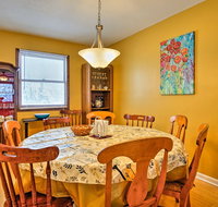 Cozy Twin Lake House about 15 Mins from Lake Michigan - Accommodation Ohio