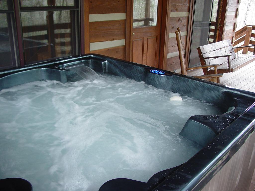 Creekside Overlook - Secluded Log Cabin Overlooking Creek - thumb 0