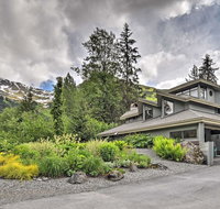 Custom Girdwood Home 2 Blocks from Alyeska Resort - Accommodation Ohio