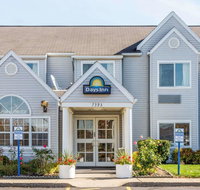 Days Inn  Suites by Wyndham Boardman - Accommodation Ohio