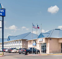 Days Inn  Suites by Wyndham Laredo - Accommodation Ohio