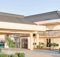 Days Inn by Wyndham Greenville MS - Accommodation Ohio