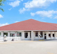 Days Inn by Wyndham Jackson - Accommodation Ohio