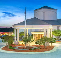 Days Inn by Wyndham Louisburg - Accommodation Ohio