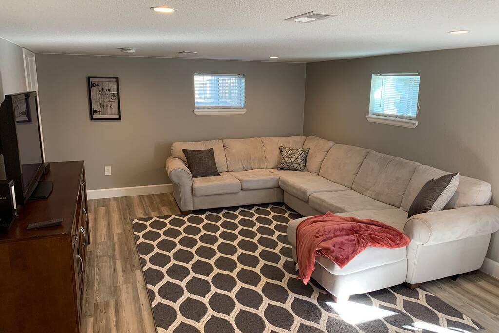 DIA HideAway -2BR, 15 Min From DIA DT, Anschutz MD - thumb 2