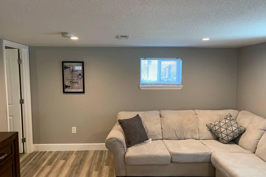 DIA HideAway -2BR, 15 Min From DIA DT, Anschutz MD - thumb 0