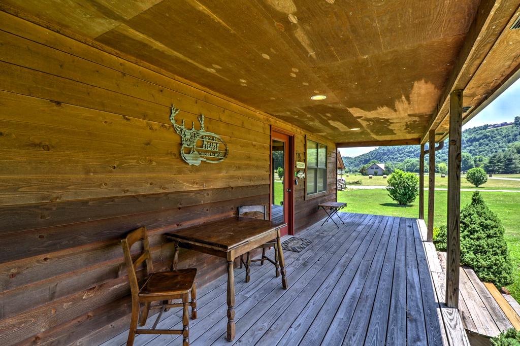 Dog Friendly Mountain View Cabin With Covered Porch! - thumb 1