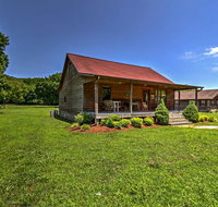 Dog Friendly Mountain View Cabin with Covered Porch! - Accommodation Ohio