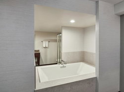 Doubletree By Hilton Fullerton