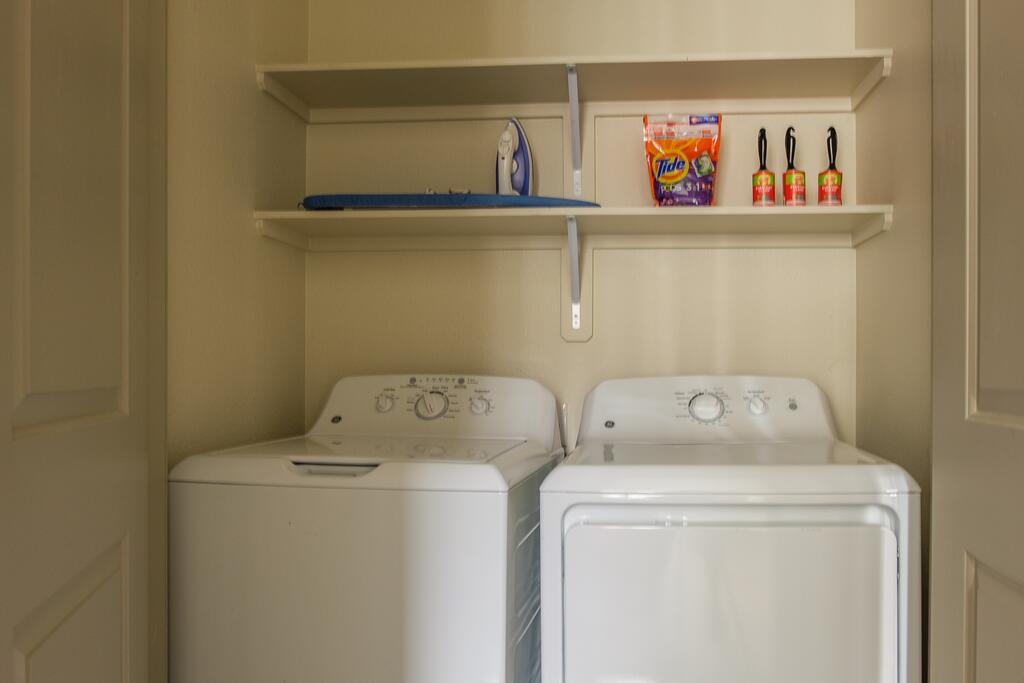 Downtown 1 And 2 BR Apts By Frontdesk - thumb 1