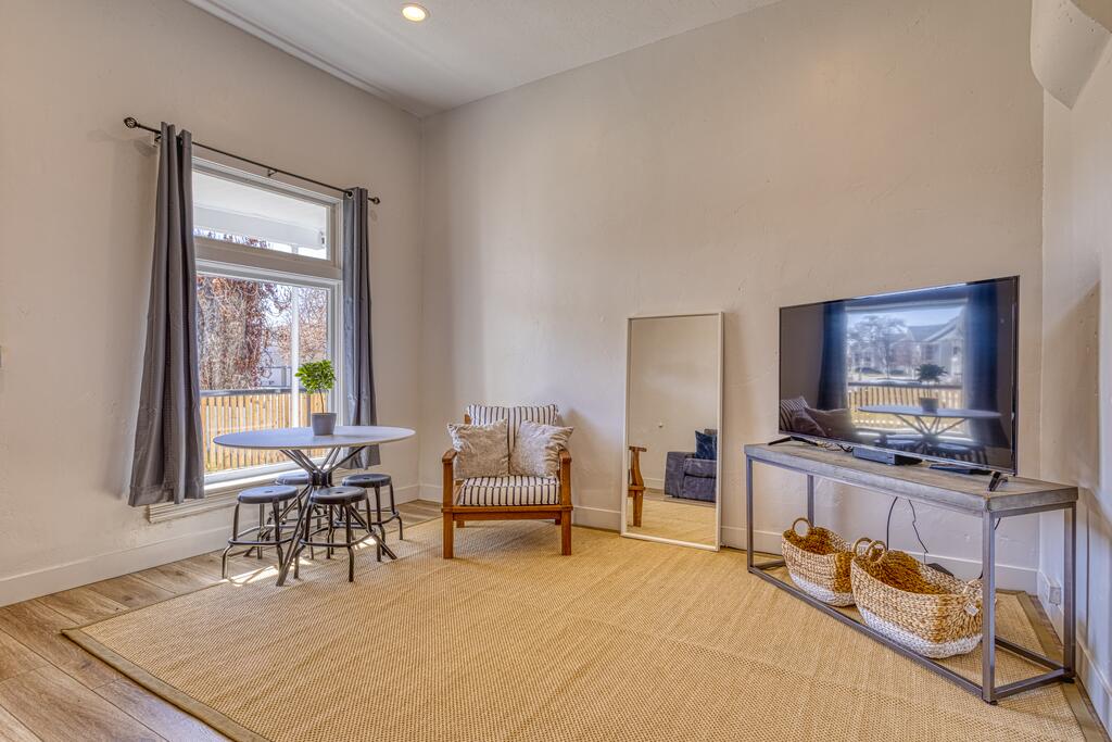 Downtown Salt Lake City Renovated - Temple Square, Vivint Arena, City Creek, Salt Palace - thumb 0