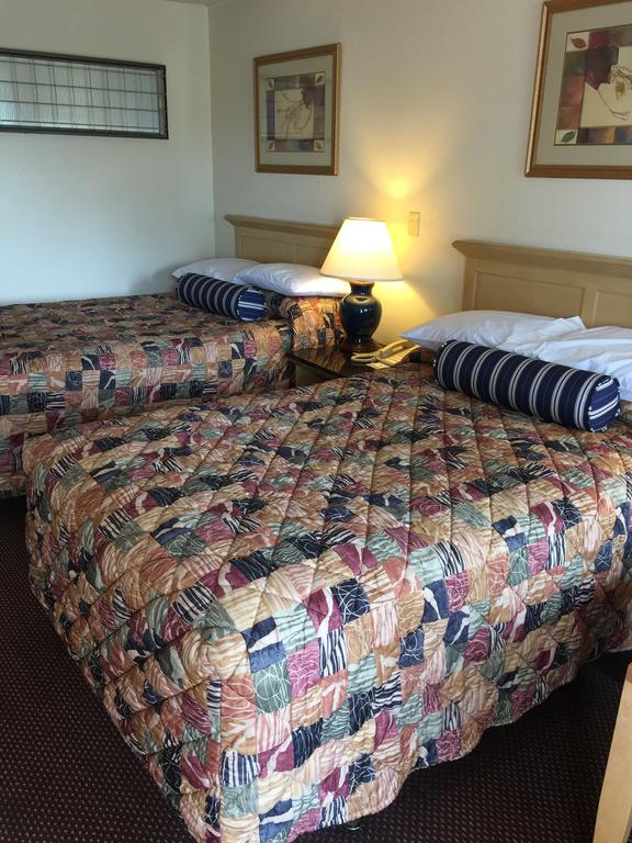 Economy Inn - thumb 1