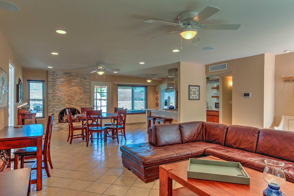 El Paso Smart House With Backyard-12 Mi To Downtown - thumb 2