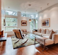 Emerald Contemporary Tranquility w/ Flatiron Mountain Views - Accommodation Ohio