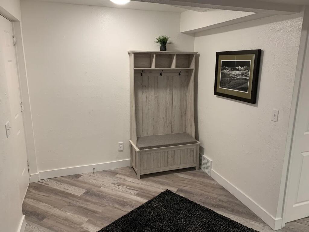 Entire Basement Mother In Law 1800 SQ/FT 4BR/2BA - thumb 3