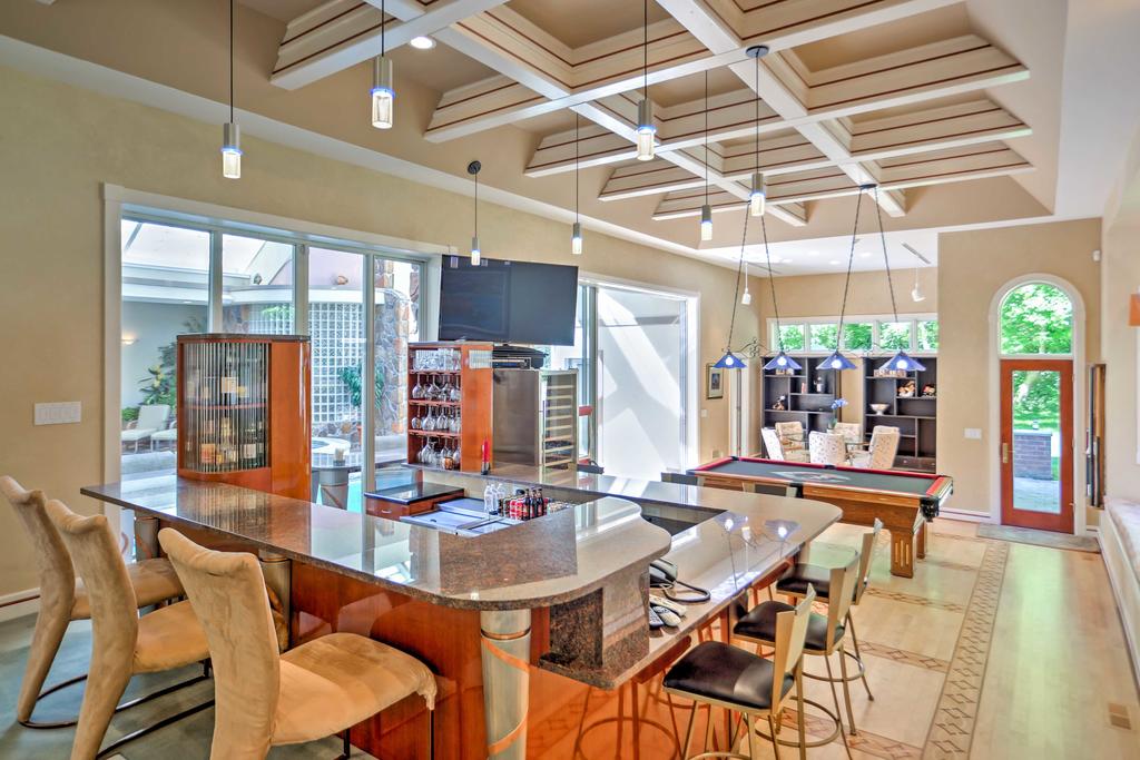 Event-Friendly Cincinnati Home With Pool, Spa & Bar! - thumb 2