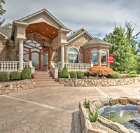 Event-Friendly Cincinnati Home with Pool Spa  Bar - Accommodation Ohio