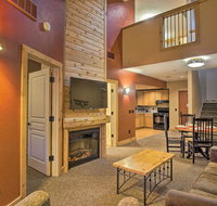 Event-Friendly Rustic Home at the Double JJ Resort - Accommodation Ohio
