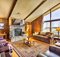 Flagstaff Townhome - Walk to Country Club - Pools! - Accommodation Ohio