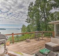 Gainesville Home on Lake Lanier with Private Dock! - Accommodation Ohio